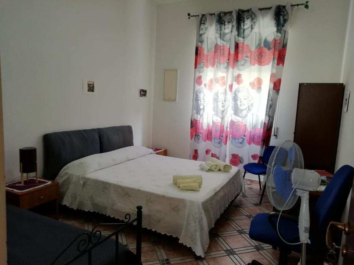 Casa Claudia Hotel Palermo Esterno foto